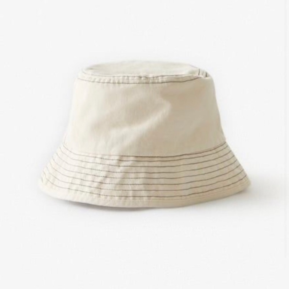 Cream bucket hat